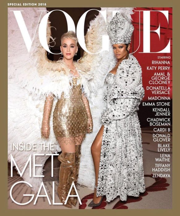 Rihanna en la portada de la revista de moda Vogue edición especial del Met Gala, mayo del 2018 con Katy Perry