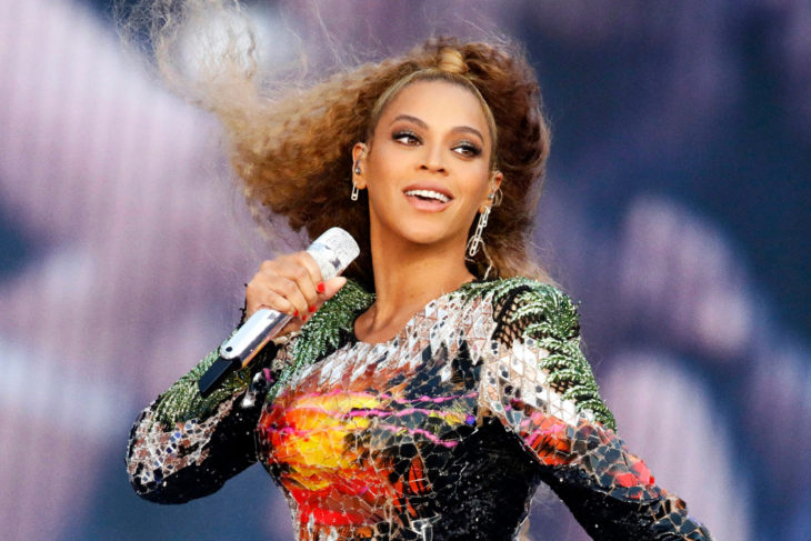 Beyonce Knowles cantando durante un concierto en Alemania 