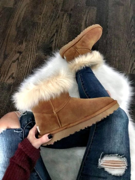 Botas ugg en tono camel con peluche