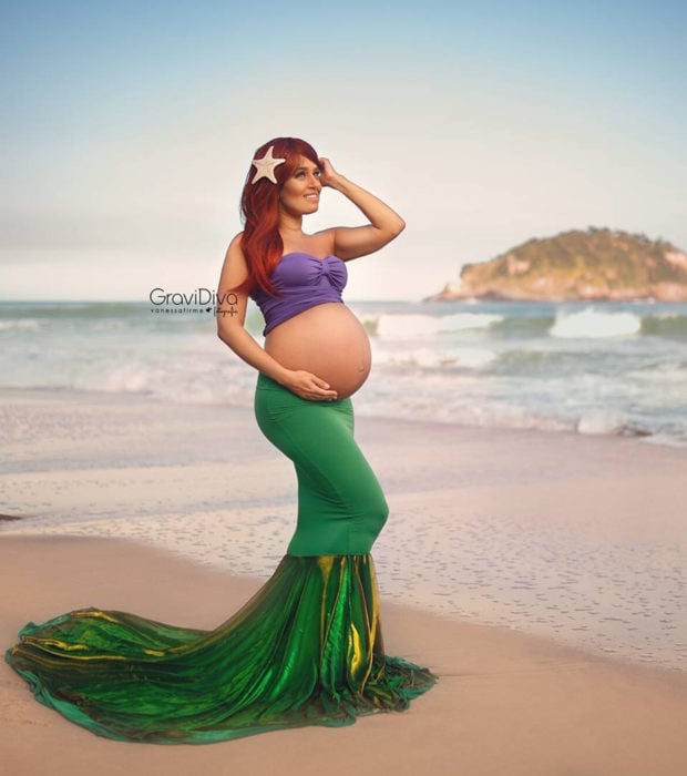 Fotógrafa brasileña Vanessa Firme fotografía mujeres embarazadas disfrazadas de princesas; Ariel de La Sirenita