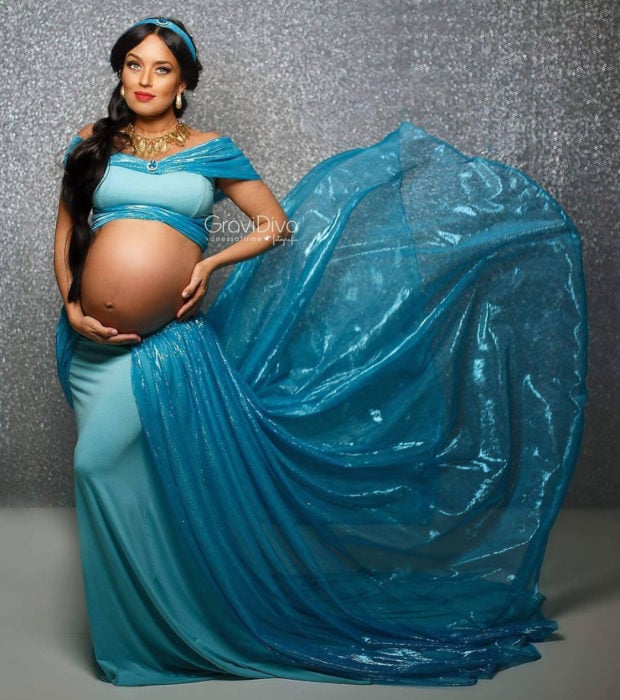 Fotógrafa brasileña Vanessa Firme fotografía mujeres embarazadas disfrazadas de princesas; Jasmín de Aladdín