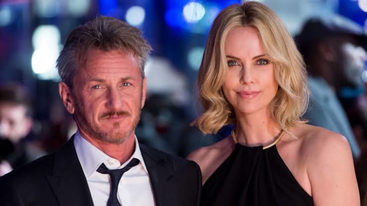 Charlize Theron y Sean Penn en la alfombra roja de los premios óscar