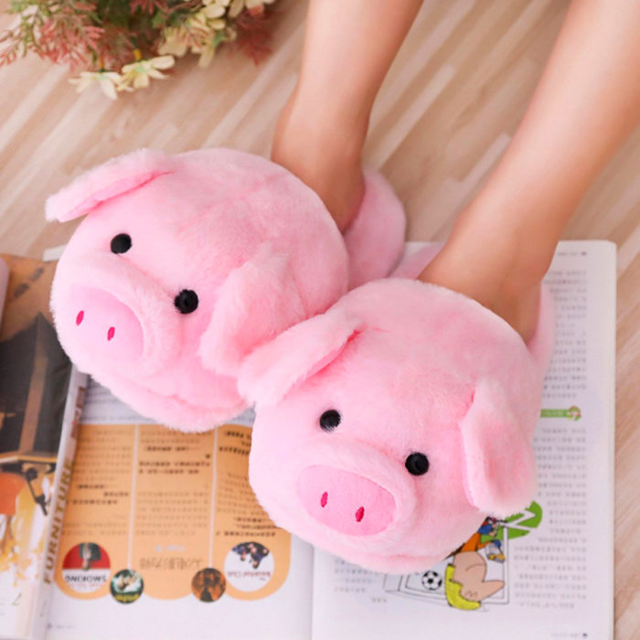 Bonitas pantuflas kawaii; calzado de cerdito