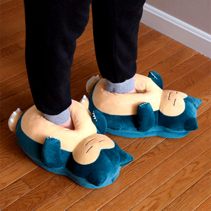 Bonitas pantuflas kawaii; calzado de Snorlax de Pokemon