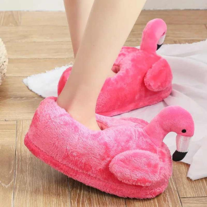 Bonitas pantuflas kawaii; calzado de flamingo