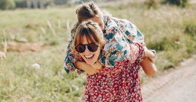 Olvídate de ser la tía soltera, ahora serás la ‘tía PANK’ de la familia