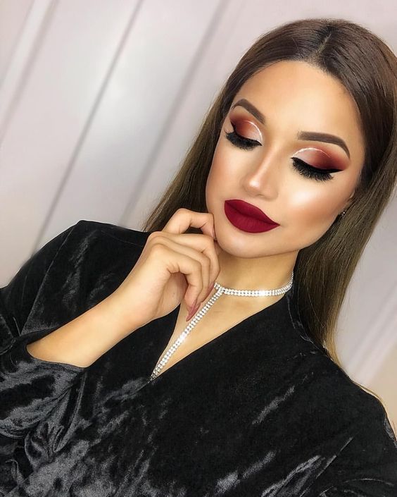 Maquillaje fácil y elegante para lucir increíble en fin de año