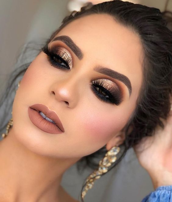 Ideas para un maquillaje de Año Nuevo espectacular para mujeres de 18 años Ideas para un maquillaje de Año Nuevo espectacular