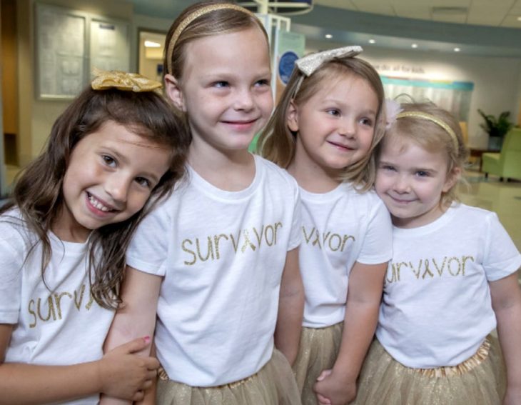 McKinley, Lauren, Ava y Chloe; niñas vencen al cáncer y se hacen amigas en el hospital; pequeñas con tutús dorados y moños en la cabeza