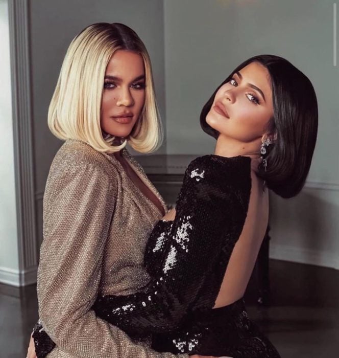 Khloé Kardashian y Kylie Jenner con corte bob