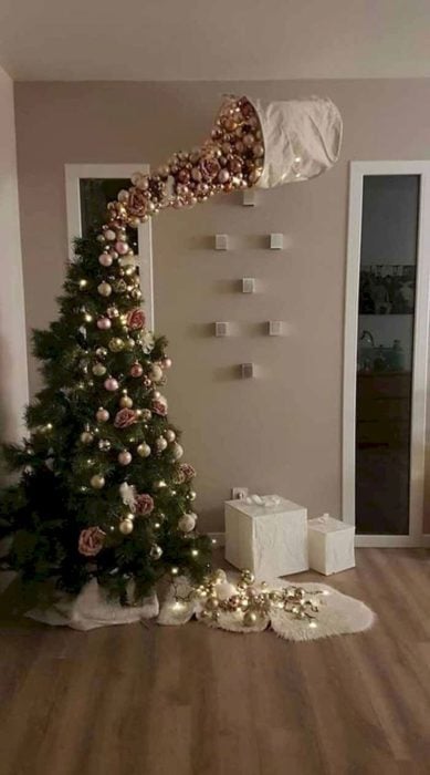 Decoración que puedes hacer con esferas en el árbol de navidad 
