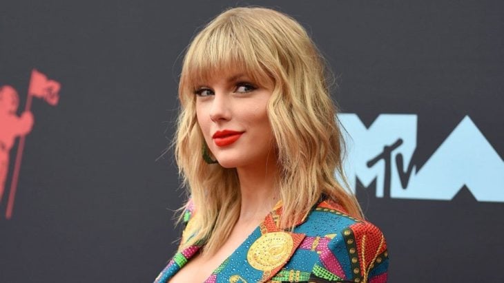 Taylor Swift en la alfombra roja de los premios VMA'S