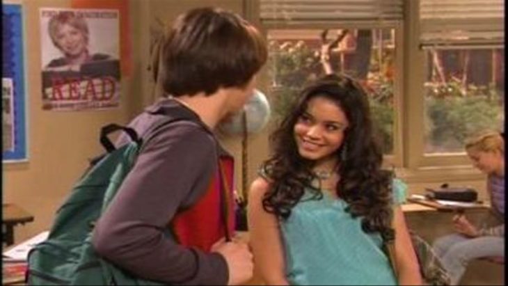 Vanessa Hudgens coqueteando con Drake Bell en Drake & Josh