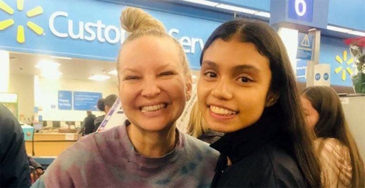 Sia pagando la cuenta de sus seguidores en Walmart