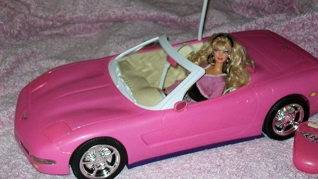 Coche convertible en color rosa para barbie 