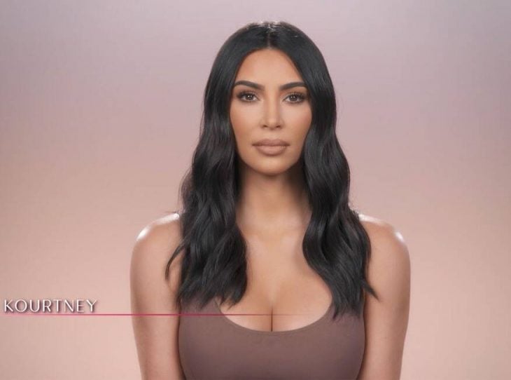 Kim Kardashian disfrazada como Kourtney Kardashian 