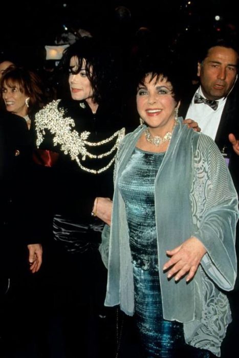 Liz Taylor y Michael Jackson durante la fiesta de cumpleaños de Taylor 