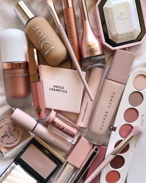 Set de maquillaje de Fenty Beauty 