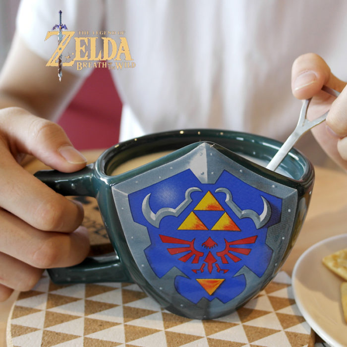 Taza en forma de escudo zelda