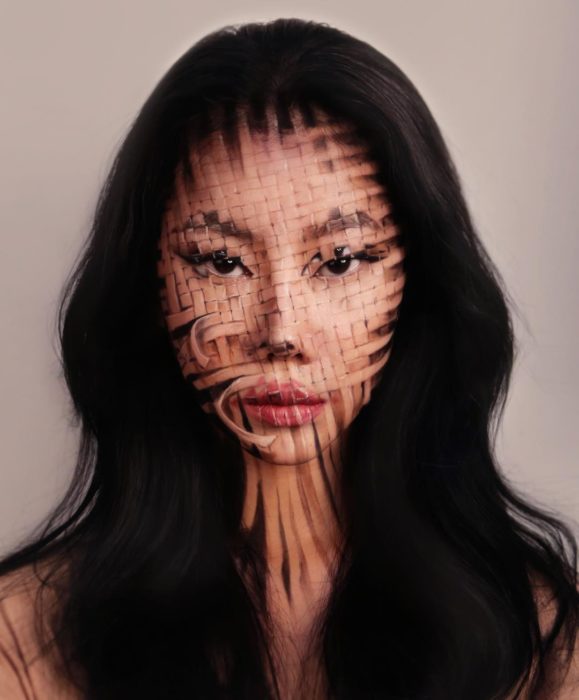 Dain Yoon, artista maquillaje, pintura con efecto pixeles tridimensionales en el rostro