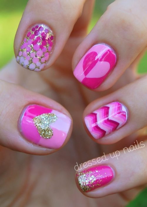 Diseños de uñas en color rosa y rojo para festejar san valentín