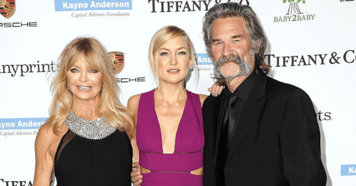 Kate Hudson junto a su madre Goldie Hudson y su padrastro Kurt Russell.