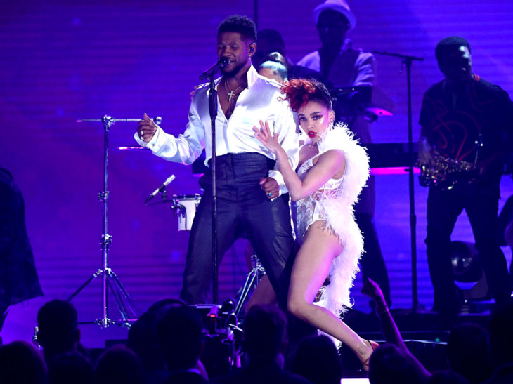 Mejores momentos de los Grammy 2020; Usher y FKA Twigs rinden homenaje a Prince