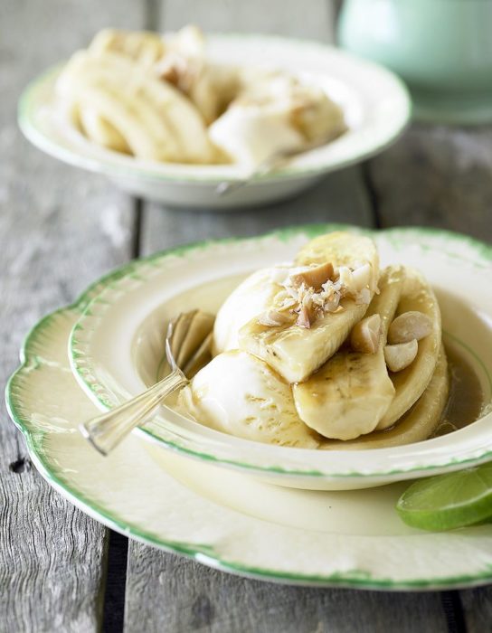 Helado de plátano con frutos secos