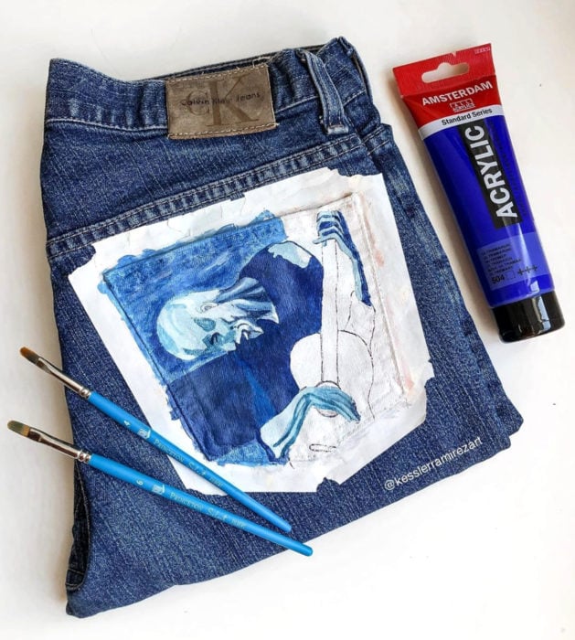 Jeans pintados con obras de arte por Kessler Ramirez; El viejo guitarrista ciego, Pablo Picasso