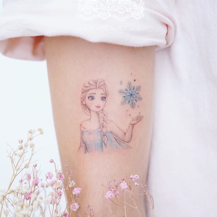 Tatuaje alusivo a Elsa de Frozen, Disney