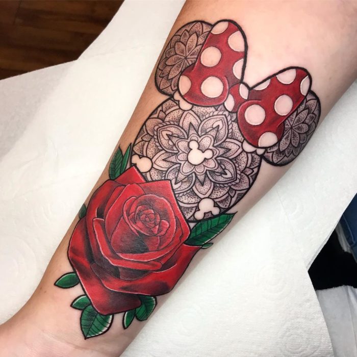 Tatuaje de la silueta de Minnie Mouse, Disney