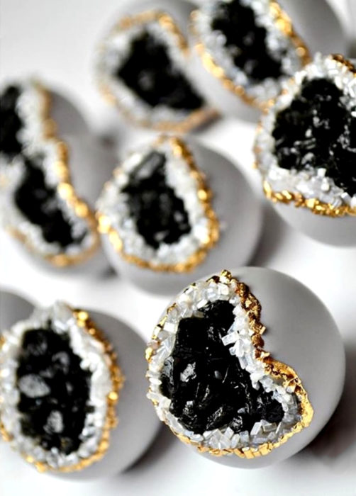 Pastel de boda; galletas redondas con cuarzo negro