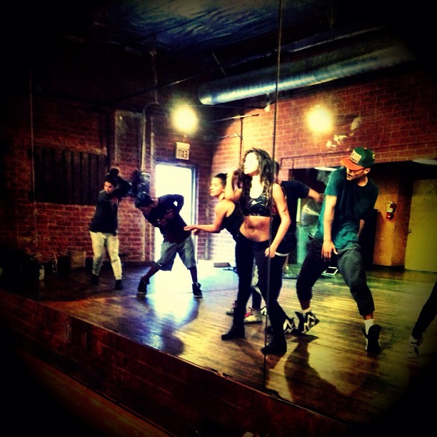 Selena Gomez en una práctica de coreografía