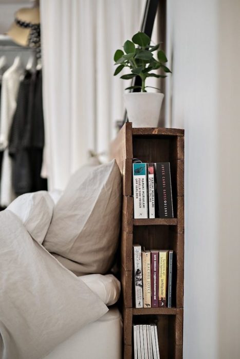 Cabecera para cama con espacio para libros