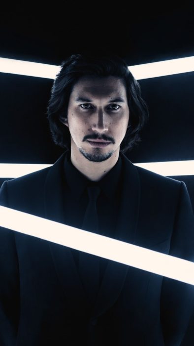 Fondo de pantalla para celular con Adam Driver en un set de luces de Star Wars