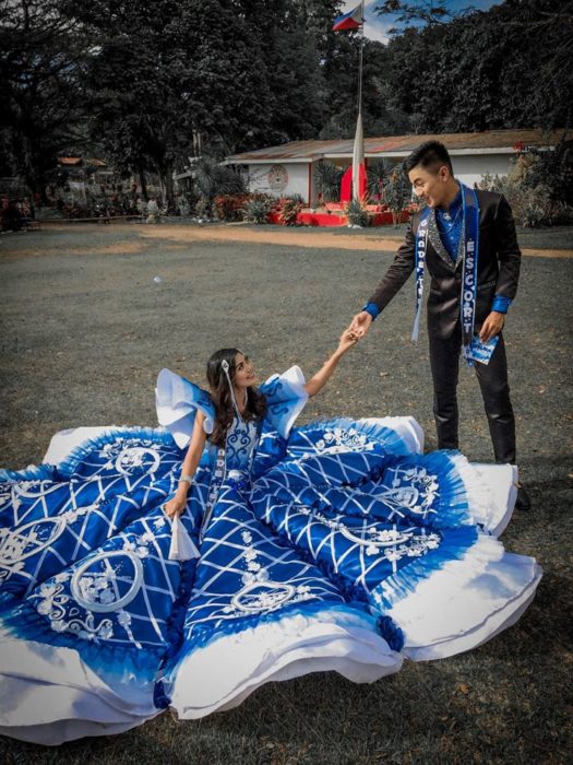 Lu Asey luciendo su vestido el día del baile