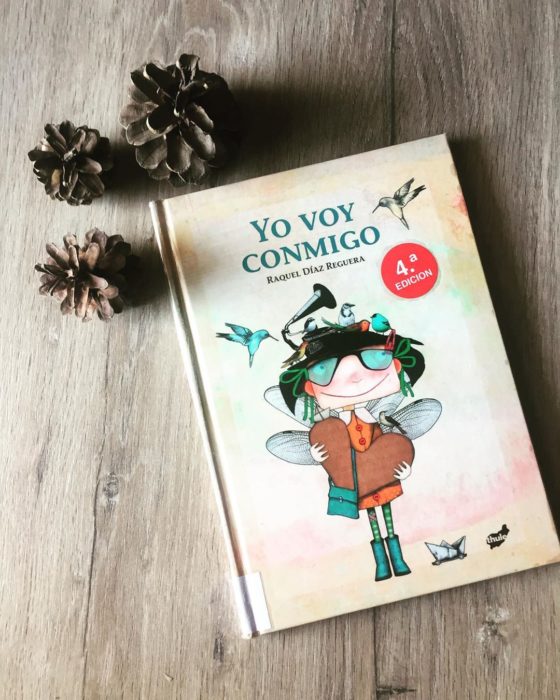 Portada de el libro Yo voy conmigo de Raquel Díaz Reguera