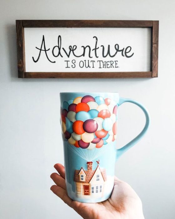 Taza cafetera inspirada en Up una aventura de altura de Disney 