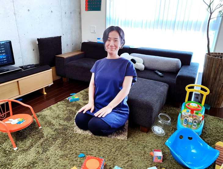 Fuki Sato, mamá japonesa imprime foto suya de tamaño real para que su hijo deje de llorar