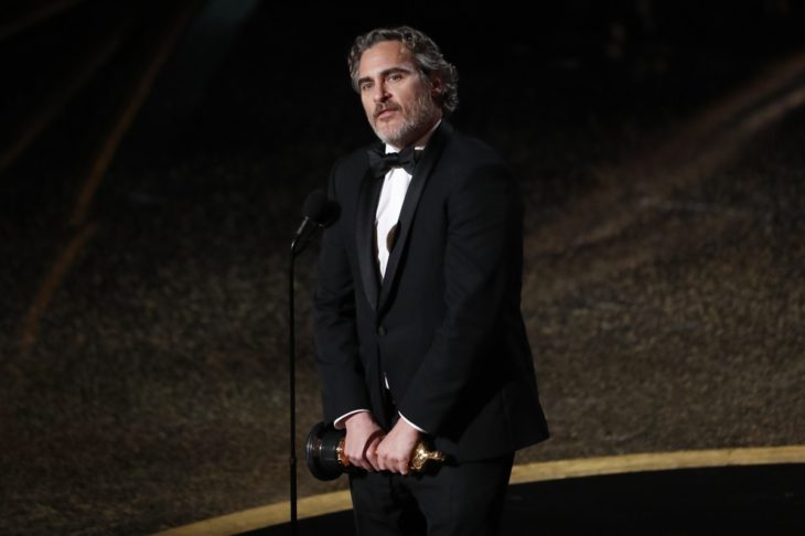Joaquín Phoenix dando su discurso como mejor actor Óscar 2020