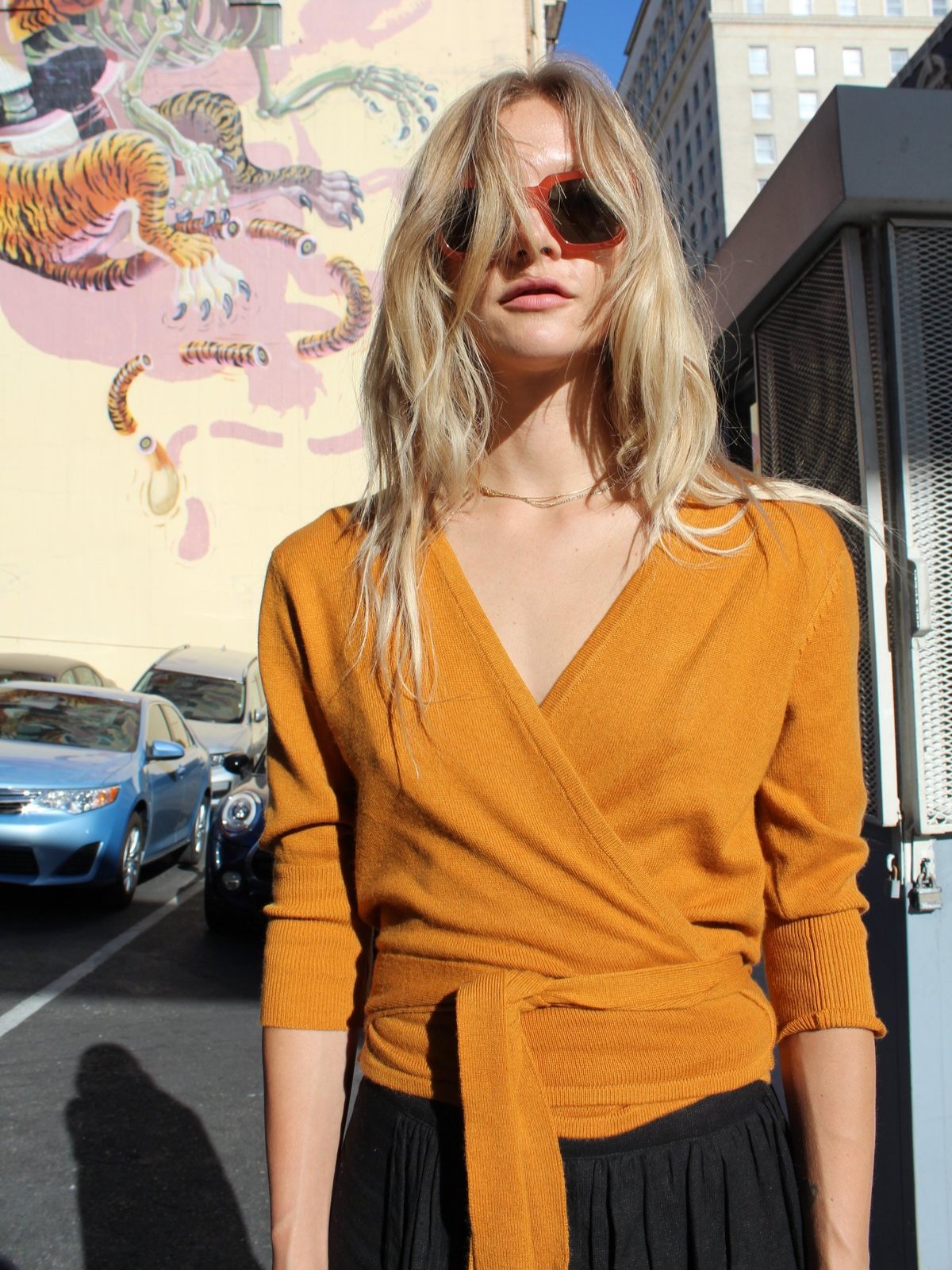 Blusa cruzada sale al frente
