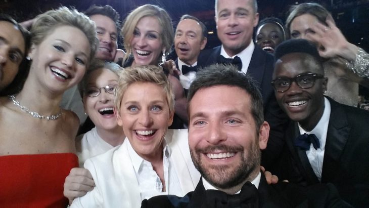 Selfie que tomó Ellen Degeneres en los óscar 