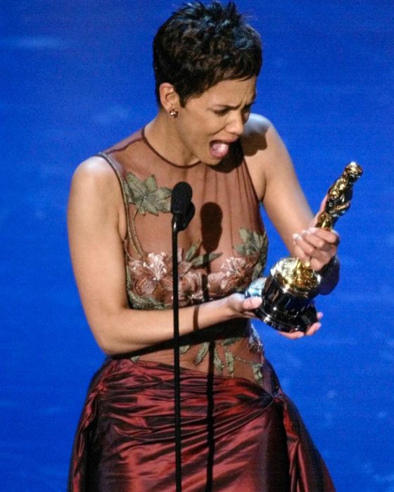 Halle Berry sorprendida por ganar un premio de la academia