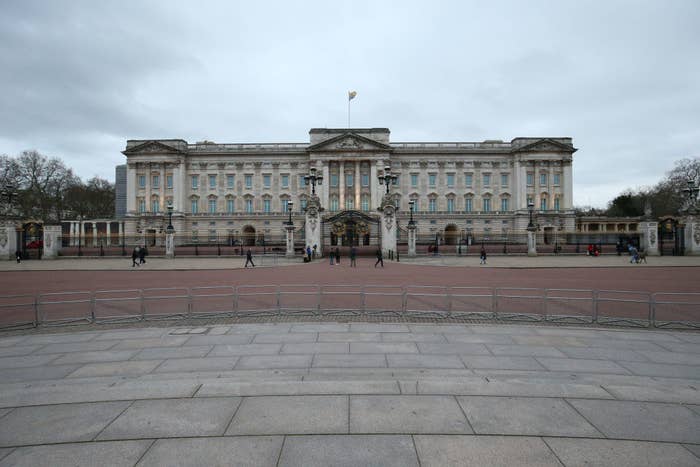 Palacio de Buckingham cerrando por el coronavirus 