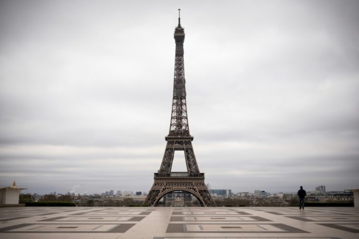 La plaza de Trocadéro en París sin personas 