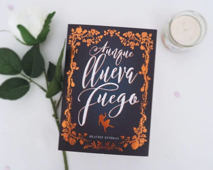 Libro Aunque llueva fuego de Beatriz Esteban