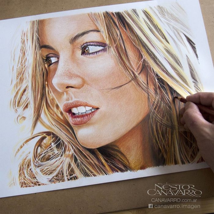 Dibujo creado con colores de Kate Beckinsale