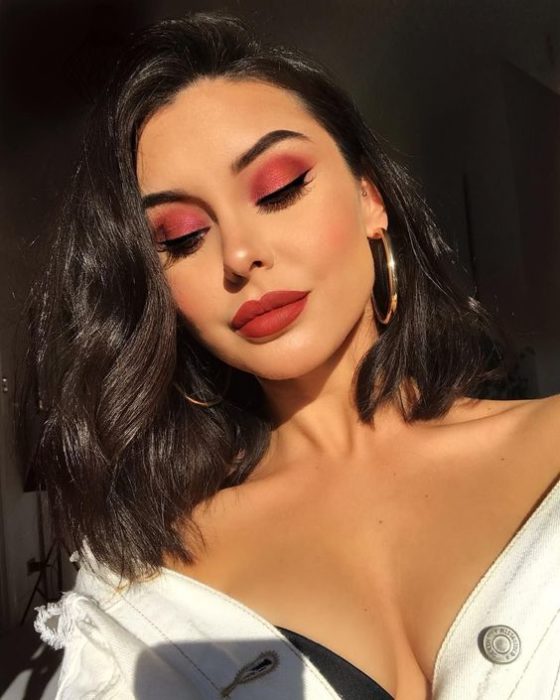 Maquillaje de novia en tonos rojos