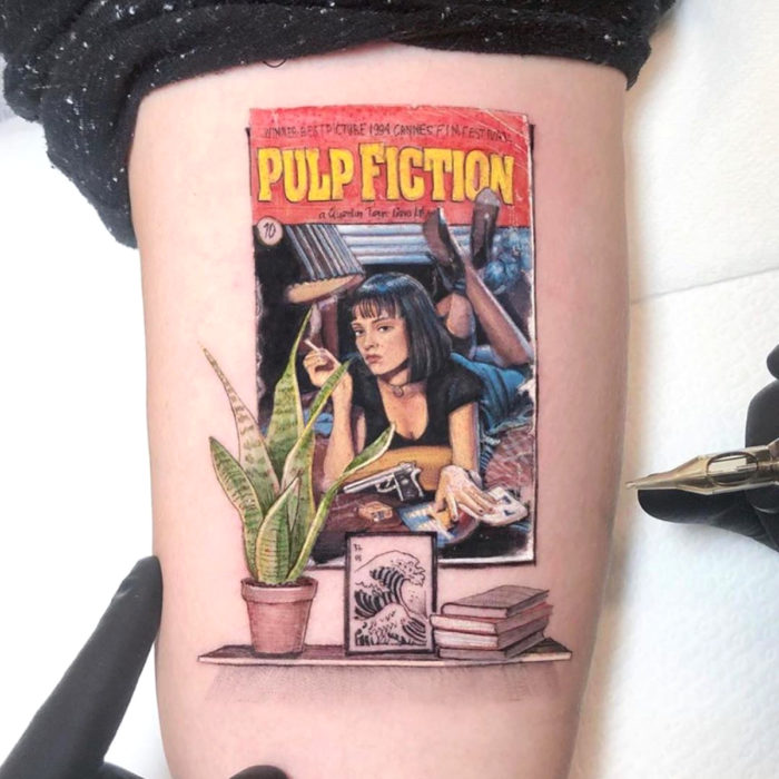 Minitatuajes realistas de Eden Kozokaro; Mia de Pulp Fiction