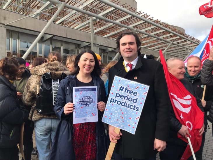 Monica Lennon en la proposición de abastecimiento gratuito de productos menstruales en Escocia